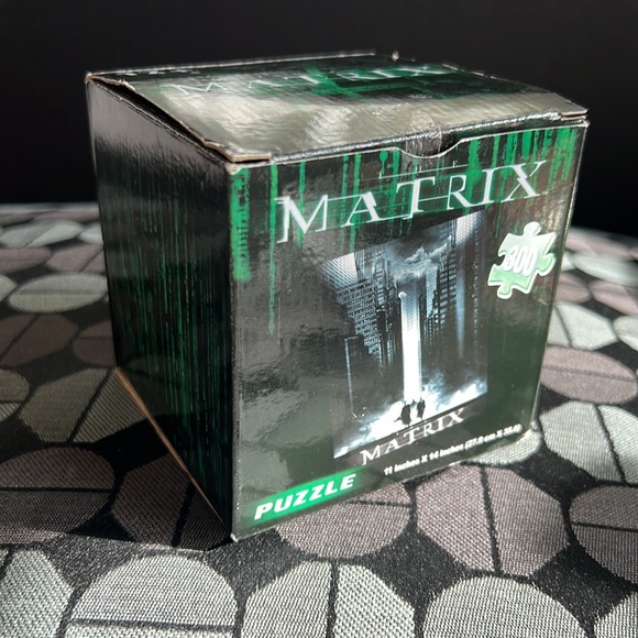 THE MATRIX 300 Piece Puzzle 11 inches x 14 inches - Picture 9 of 12